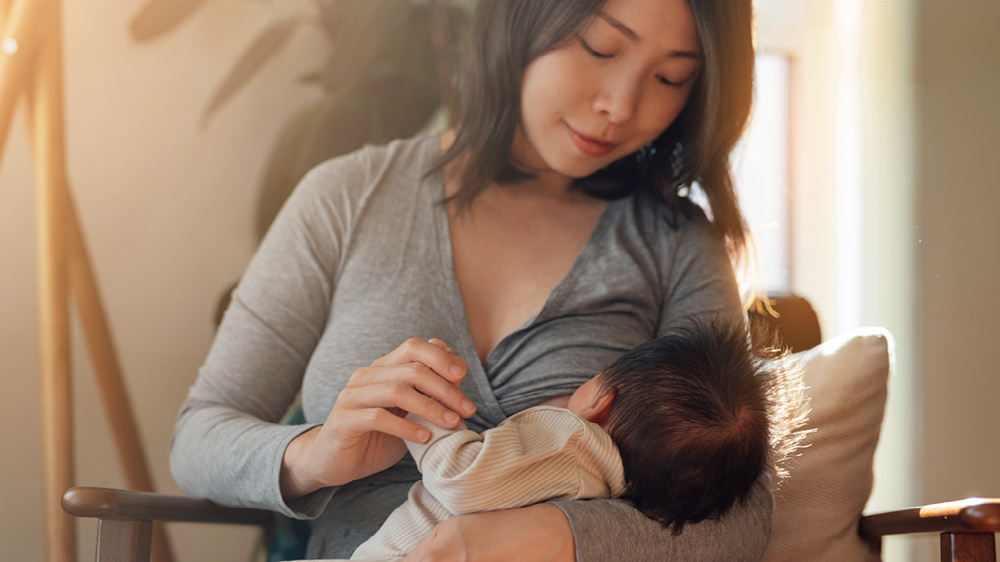 Nurturing together: Breastfeeding tips for parents and partners